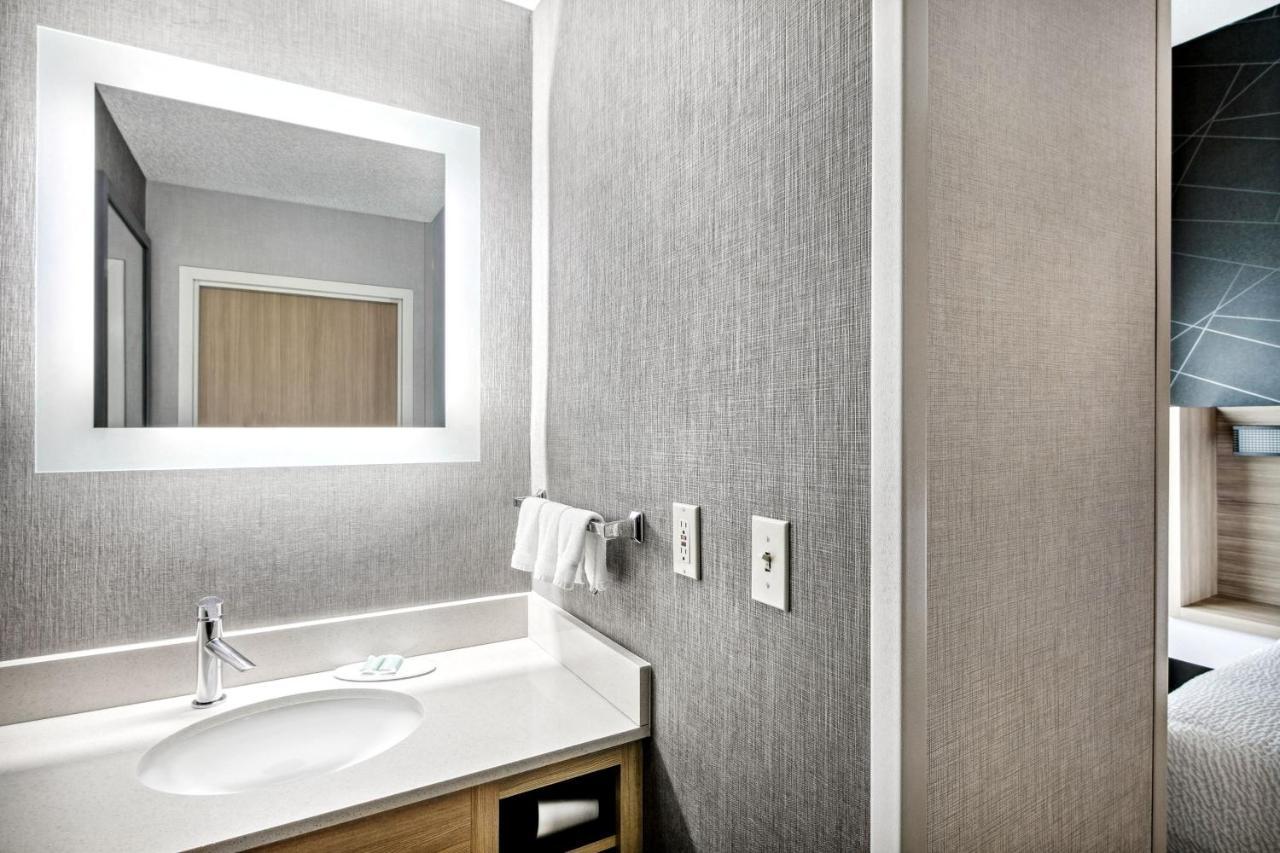 Springhill Suites Anchorage Midtown Экстерьер фото